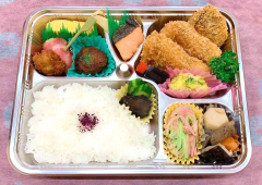 お魚フライ弁当(から揚げ付)
