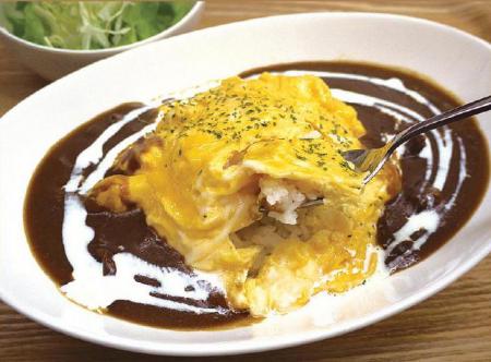 オムカレー(サラダ付き)