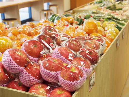 新鮮野菜・果物の販売を始めました!